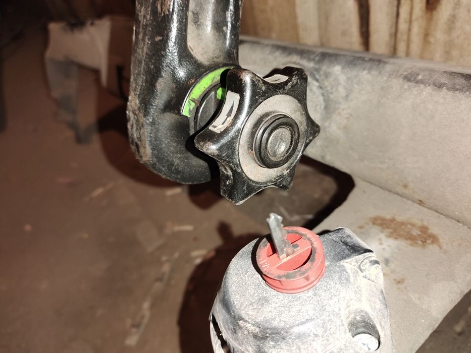 Фаркоп прицепное устройство на BMW e34