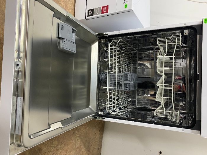 Самостоятелна миялна машина Инвентум VVW7040 ++