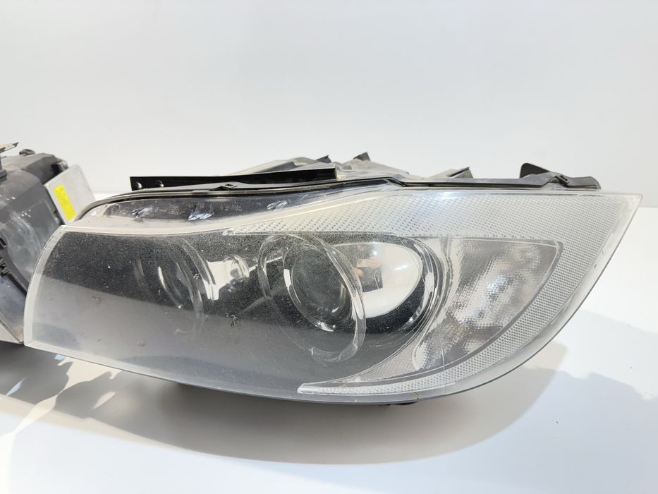 Продаваме ксенон фарове оборудвани за БМВ Е90 / BMW E90