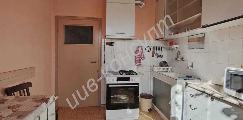 Продава се Тристаен апартамент в Велико Търново, Център - 95 кв.м за 943 €/кв.м - Снимка #3