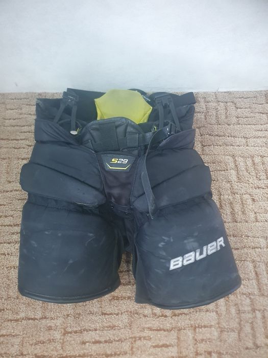 Продам хоккейные шорты BAUER S29.