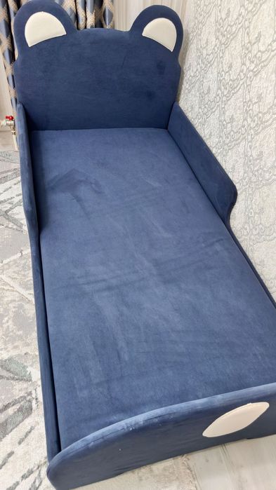 Детская кровать с пуфиком