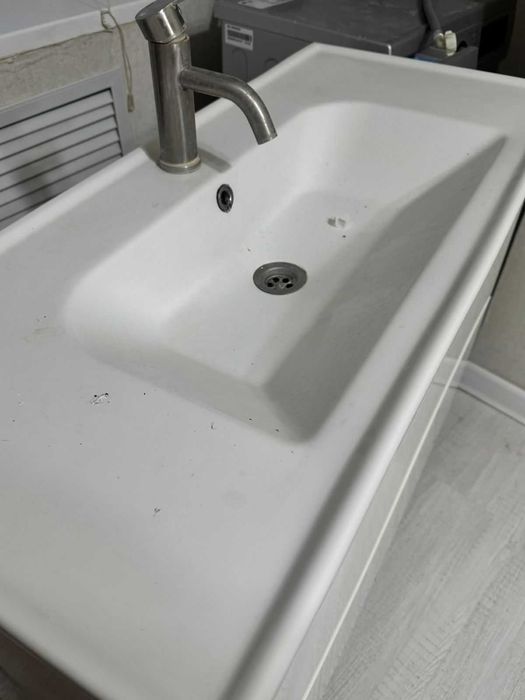 Раковина с тумбой