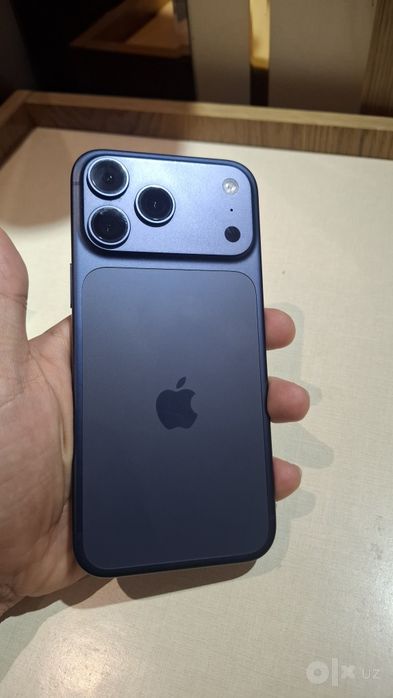 iPhone 17 Pro Max 256GB — Blue