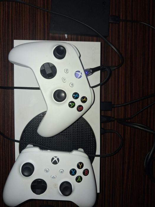 Xbox Series S 512GB+2TB External Storage HDD, 2 controlere