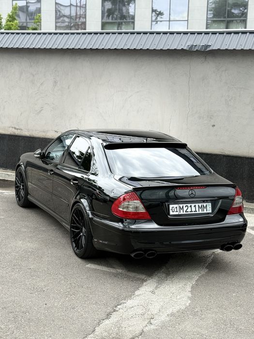 Merceden Benz W 211