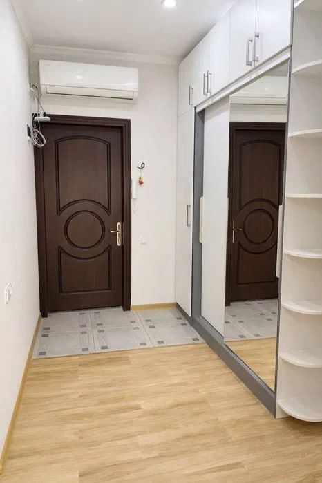 Срочно Продаётся Мирабад Электра Аппарат 2/2/5 ремонт хороший !