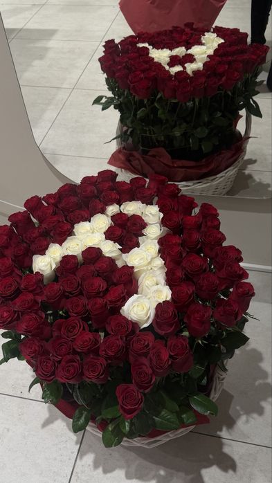 101 роза голландских с буквами