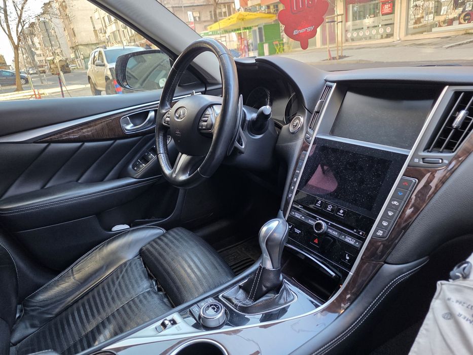 Infiniti q50 s 3.7 LPG