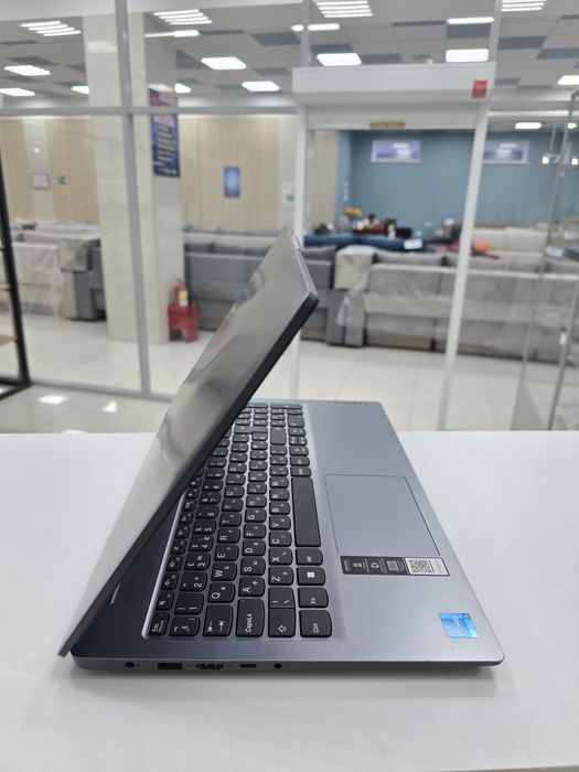 Ноутбук Lenovo 82X7
