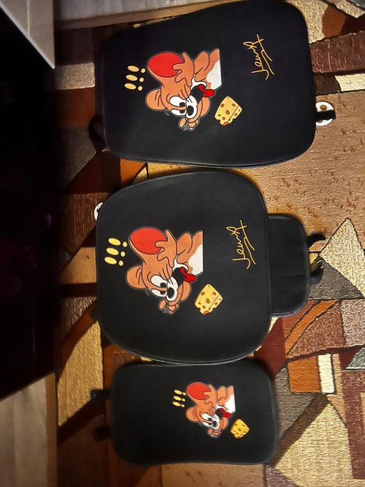 Продам чехлы на автомашину