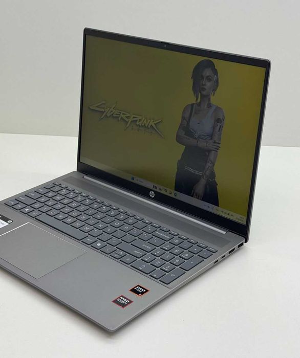 HP Pavilion 16 —  Ryzen 5 8540U / 512GB NVMe M.2 SSD / 8GB LPDDR5 /