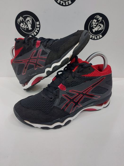 Маратонки ASICS. Номер 37.5