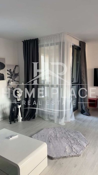 ПАРКОМЯСТО ! Тристаен апартамент под наем - Център