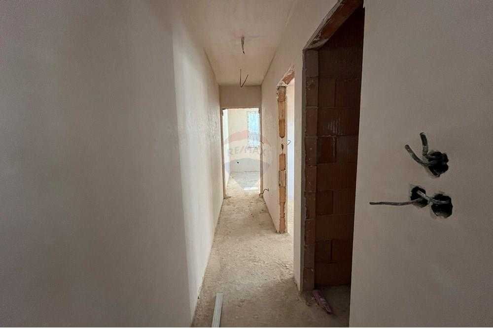 Продава се Тристаен апартамент в Шумен, Пазара - 97 кв.м за 1150 €/кв.м - Снимка #6