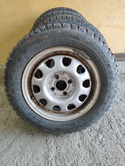 Продам шины с дисками от венты