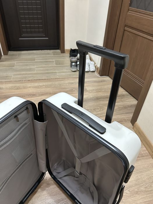 Продам чемодан xiaomi