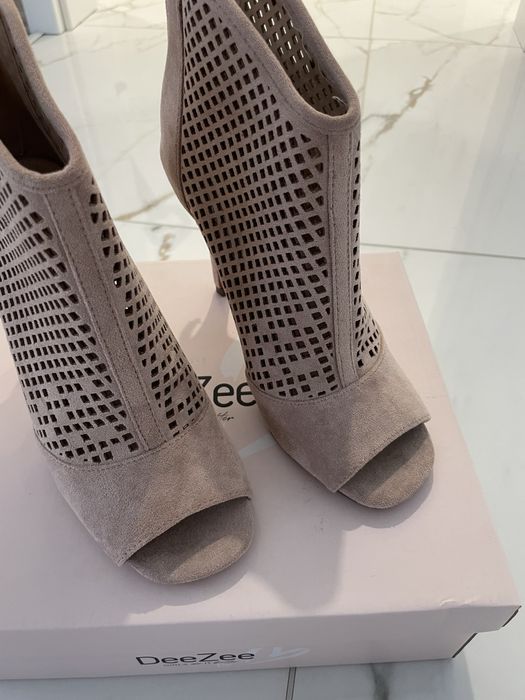 Обувки на ток DeeZee 37 номер
