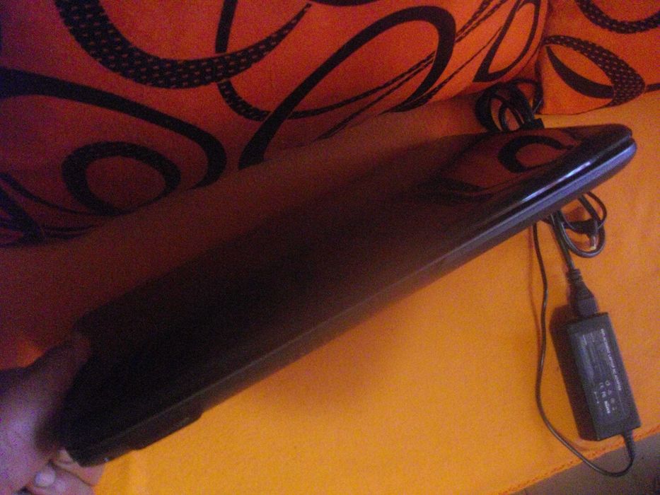 15,6" ACER Aspire 5536-Лаптоп-Отличен-RAM 4GB/HD 320GB/AMD Dual 2,1GHz