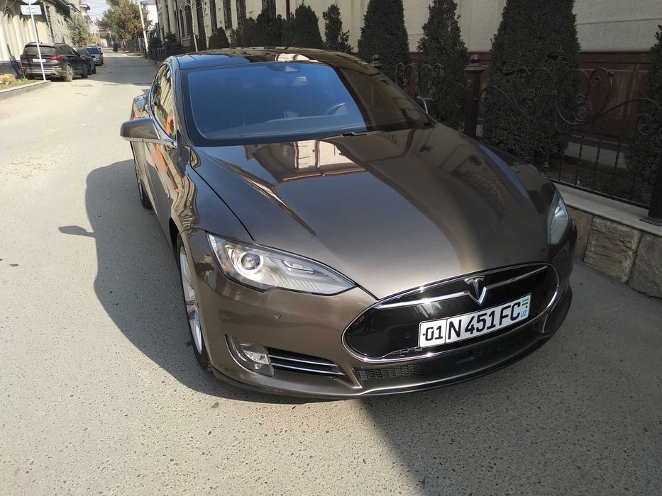 Tesla Model S 2015 Performance