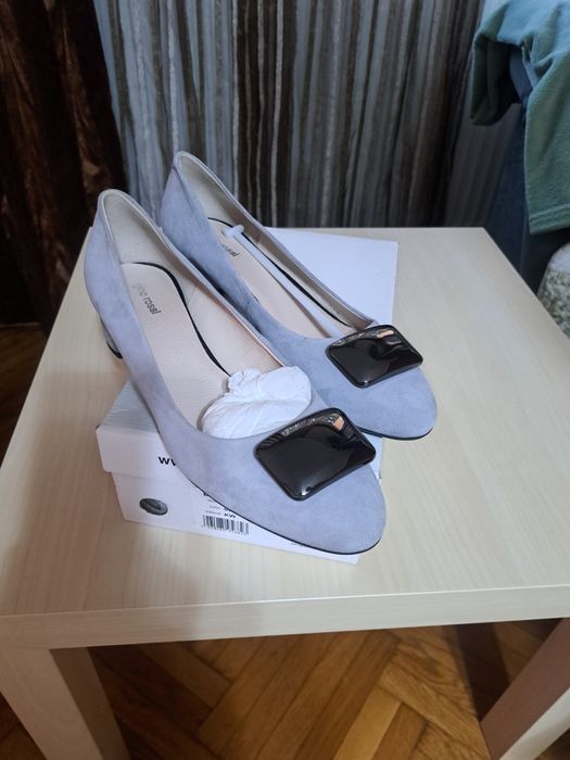 Vând pantofi dama eleganți piele intoarsa