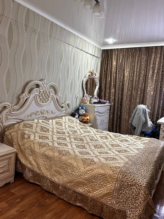 Продам спальный гарнитур