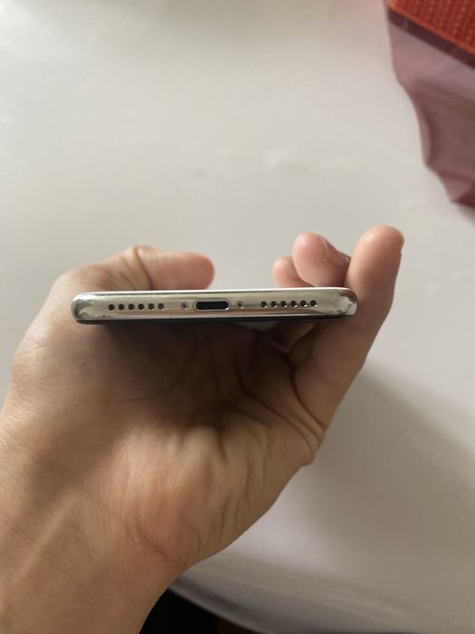 iPhone X продается можно на запчасть 64гб