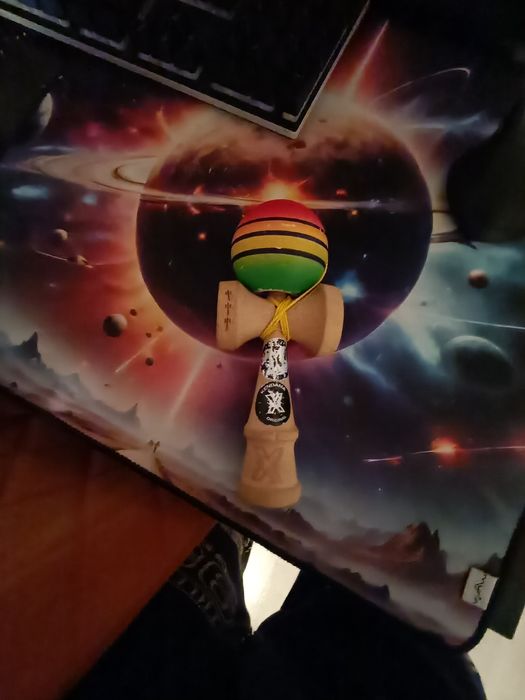 Vănd kendama in stare buna