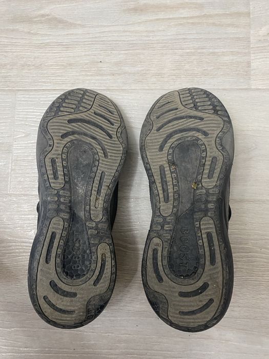 Кроссовки адидас