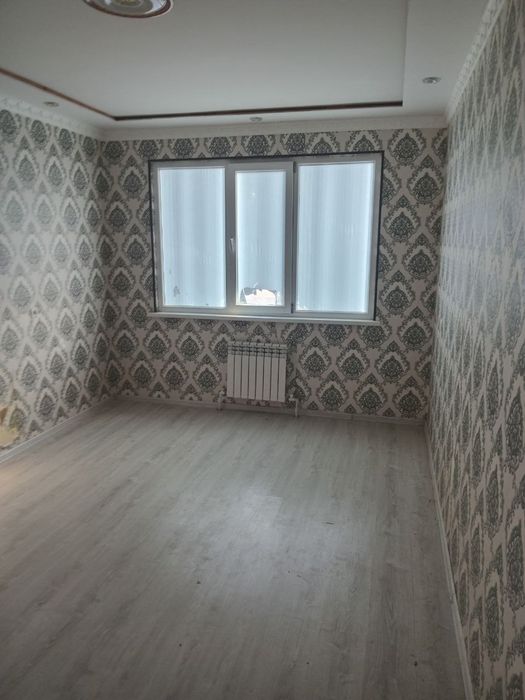 Сирдарё вилояти новосройка 3 хонали квартира срочни сотилади