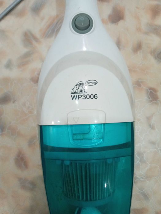 Пылесос вертикальный б/у