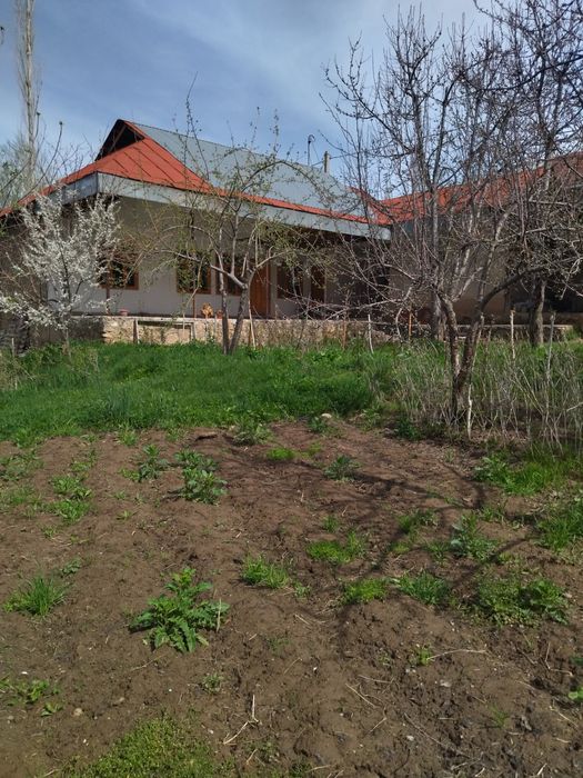 Yer bor srochka sotiladi