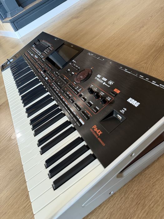 KORG pa 4x перфектен!