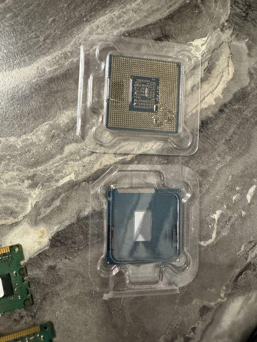 Procesor intel i7-3520m sau i5 tot generatia 3