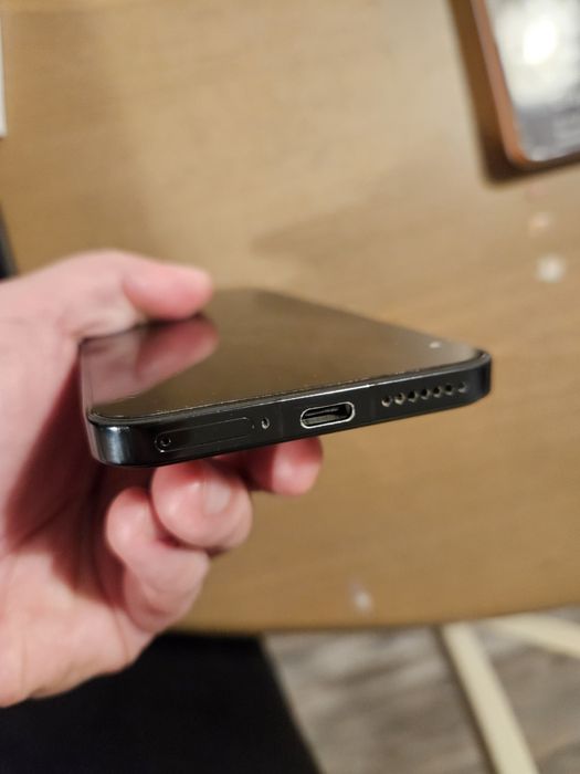 Продавам XIAOMI 14 256GB черен, като нов!