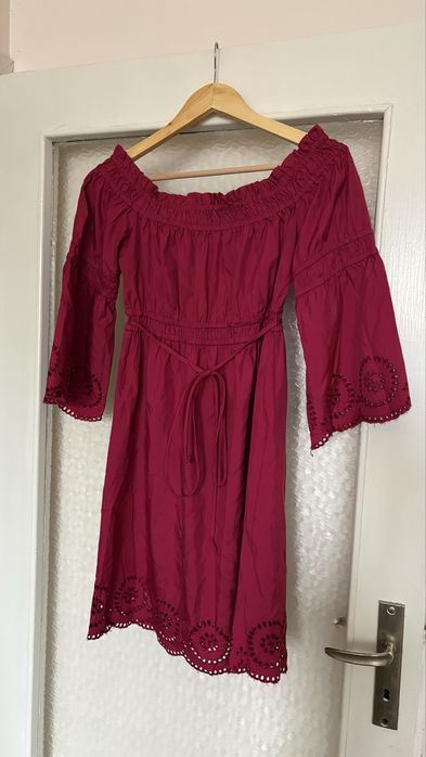 Рокля с рязана дантела в цвят фуксия р-р 34
