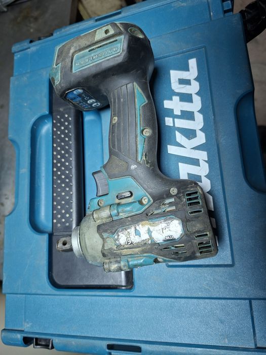 Акумулаторен ударен гайковерт Makita DTW300, LXT, 18V, 330Nm