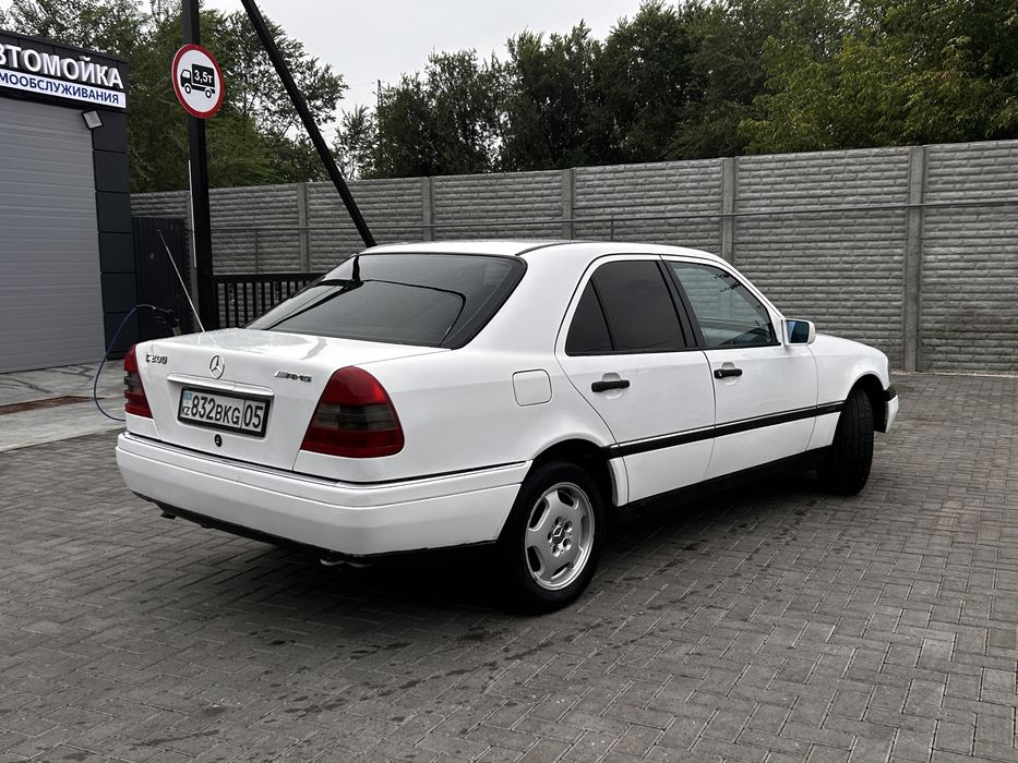 В продаже мерс w202