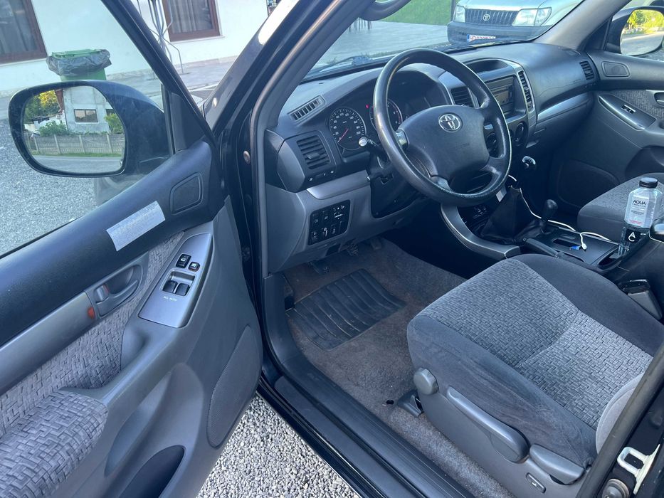 Toyota Land Cruiser J 120 autoutilitara N1