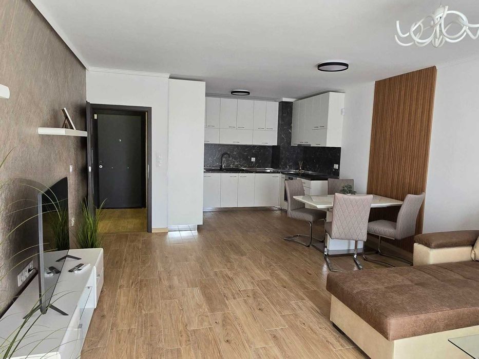 Продава се Двустаен апартамент в Пловдив, Христо Смирненски - 68 кв.м за 2574 €/кв.м - Снимка #1