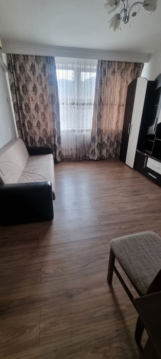 2 camere centru etaj 1
