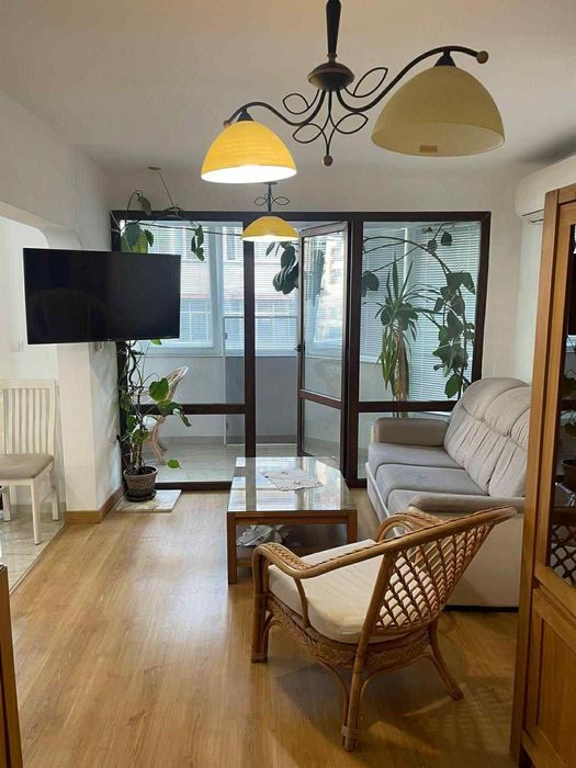 Дава се под наем Тристаен апартамент в Варна, Зимно кино Тракия - 92 кв.м за 698.19 € - Снимка #1