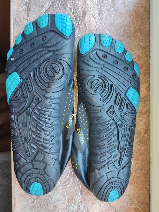 Коралки Аквашузы новые 44