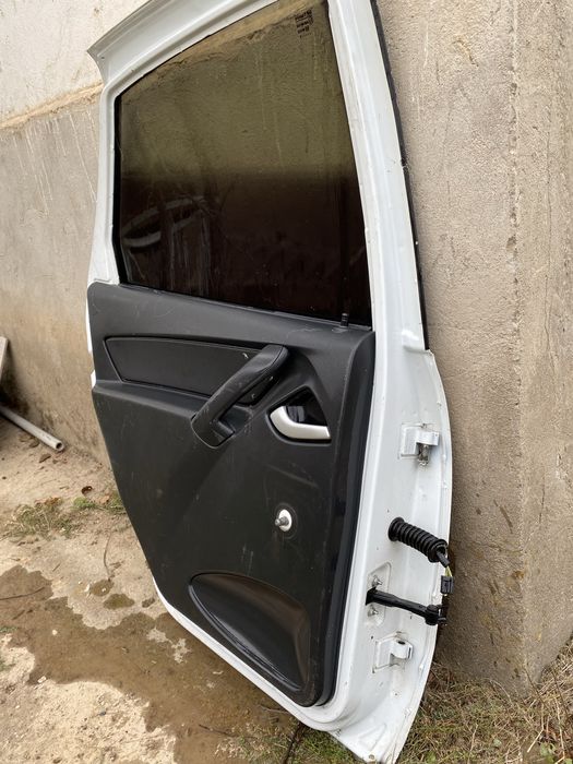 гранта дверь задняя левая