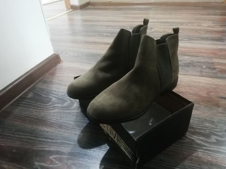 Продам женскую обувь