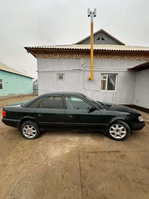 Ауди 100 сатылады