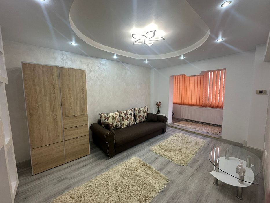 Inchiriez apartament 2 camere cochet și luminos, confort I