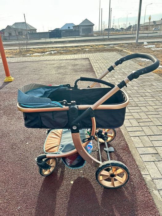 Продаю почти новую коляску