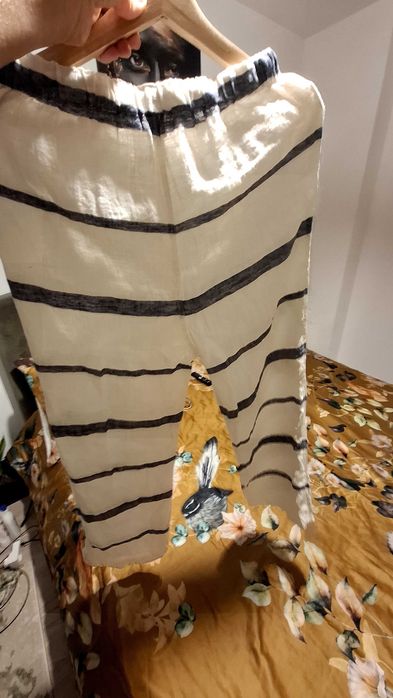 Vand pantaloni din in .