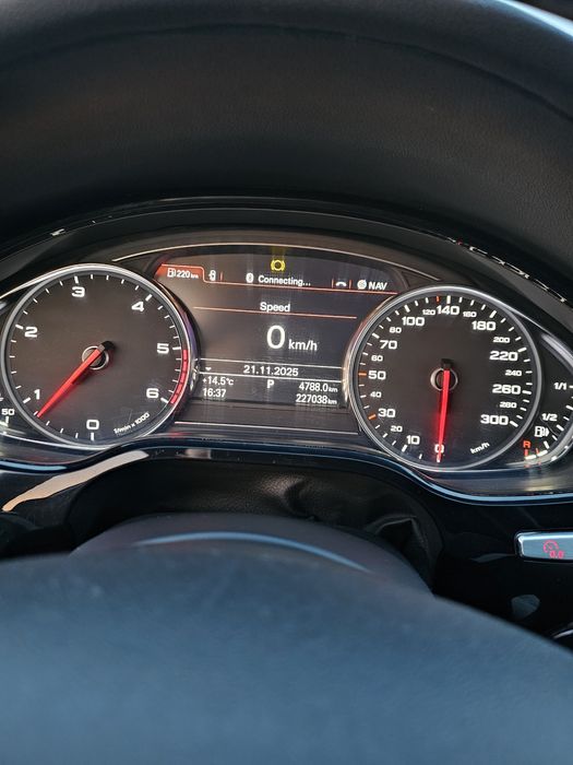 Vând Audi a8 avariat